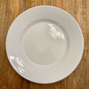Pottery Barn Elegant White Dinner Plates (8)